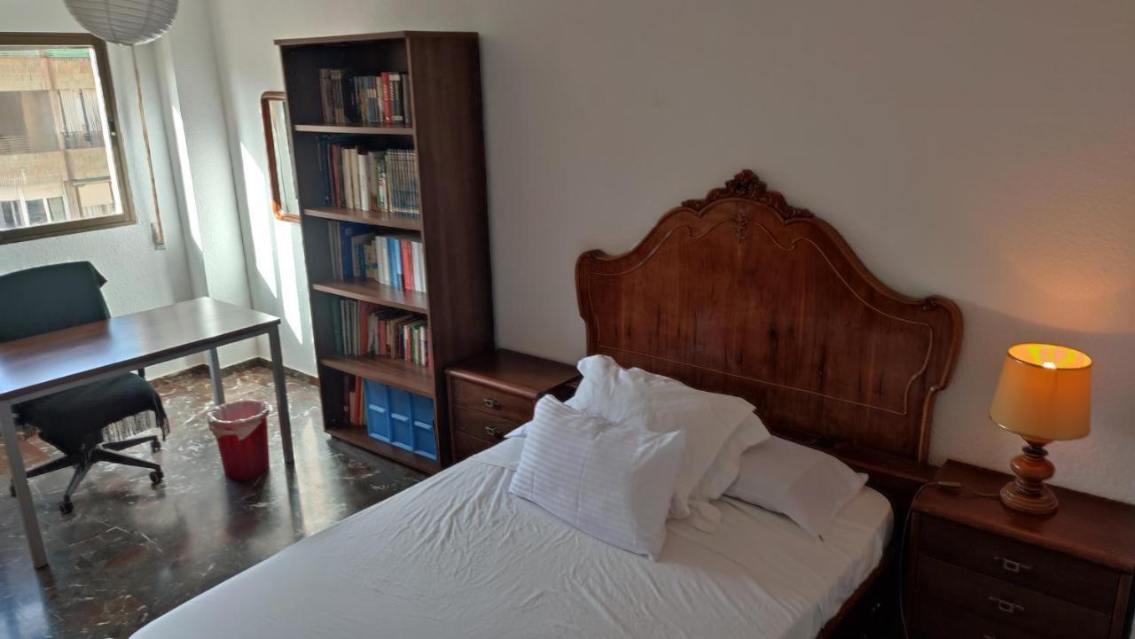 Habitacion Amplia Con Vistas Гранада Екстериор снимка
